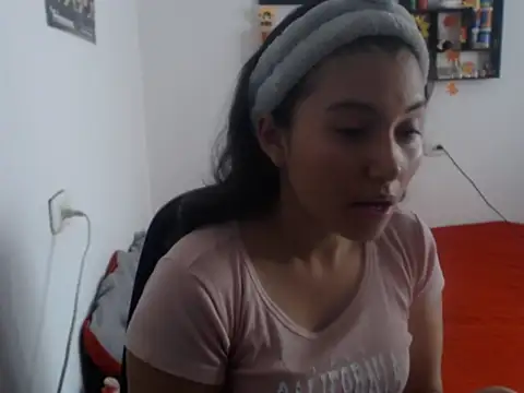 Snapshot of HannaKlein chatting on 6, 2, 2025 HannaKlein online show from 6, 2, 2025