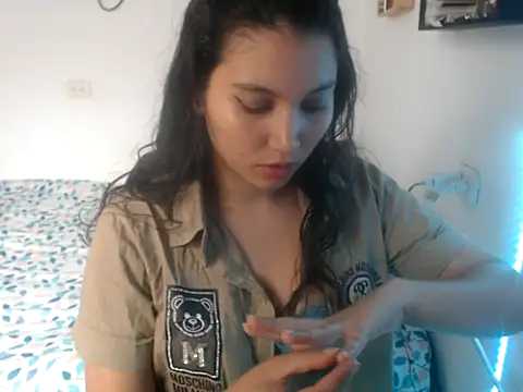 Snapshot of HannaKlein chatting on 7, 10, 2025 HannaKlein online show from 7, 10, 2025