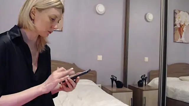 AvelinaLeoni online show from 27, 1, 2025