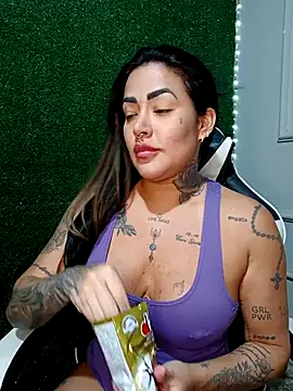 Snapshot of exquentadamay chatting on 13, 10, 2025 exquentadamay online show from 13, 10, 2025