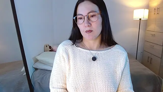 Snapshot of Elle_Lee_ chatting on 11, 4, 2026 Elle Lee online show from 11, 4, 2026