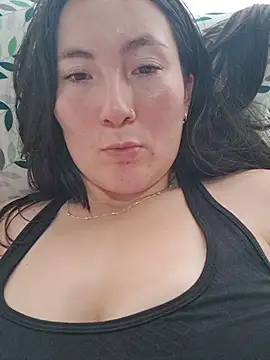 Snapshot of Elle_Lee_ chatting on 15, 4, 2026 Elle Lee online show from 15, 4, 2026