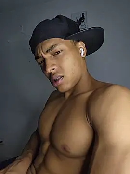 Jhonyblack 1 online show from 15, 4, 2026