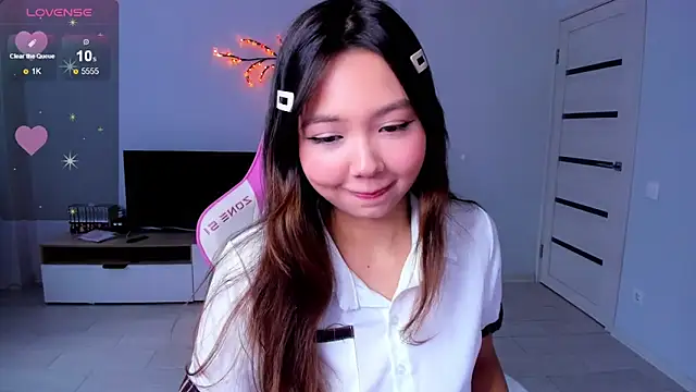 Snapshot of Fluffy_Rose chatting on 8, 10, 2025 Fluffy Rose online show from 8, 10, 2025