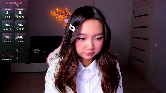 Snapshot of Fluffy_Rose chatting on 8, 10, 2025 Fluffy Rose online show from 8, 10, 2025