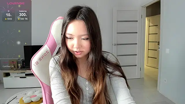 Fluffy Rose online show from 26, 7, 2026