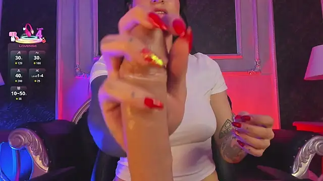 Snapshot of MeganDraco_ chatting on 25, 2, 2026 MeganDraco online show from 25, 2, 2026