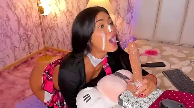 Snapshot of CaseyPiierce chatting on 8, 2, 2025 CaseyPiierce online show from 8, 2, 2025