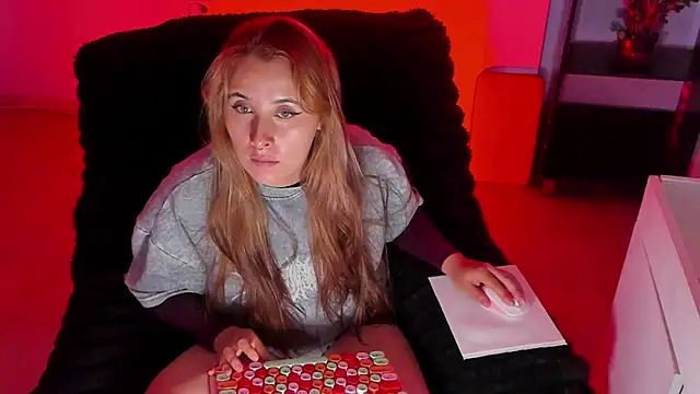 bonnie moon  online show from 19, 11, 2025