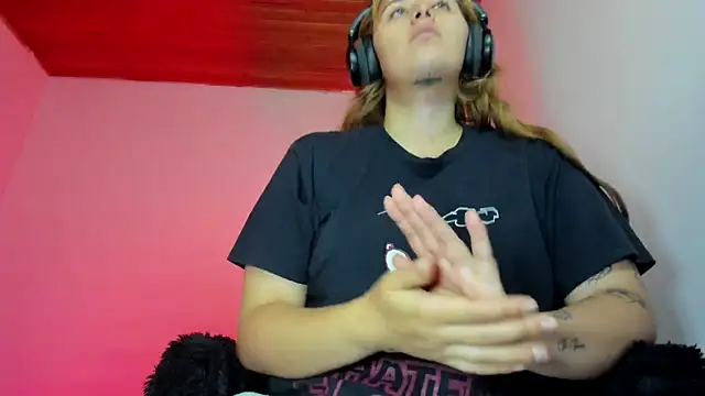 bonnie moon  online show from 10, 1, 2026