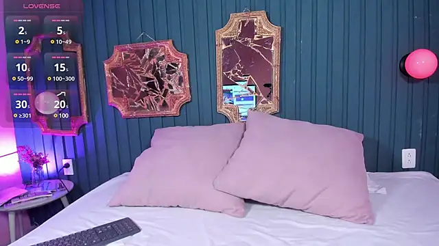 Kayla stern  online show from 11, 2, 2025