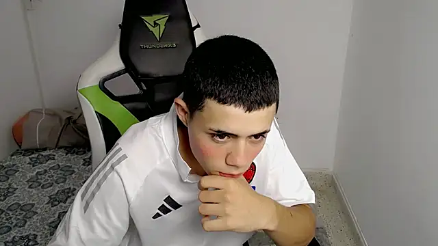 Snapshot of bby_santi chatting on 14, 3, 2025 bby santi online show from 14, 3, 2025