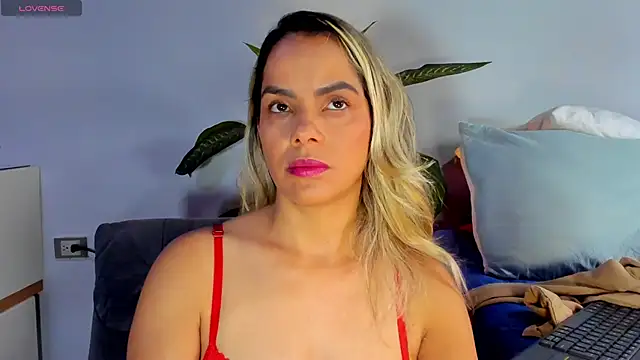 ClaraMariaMon online show from 14, 2, 2025