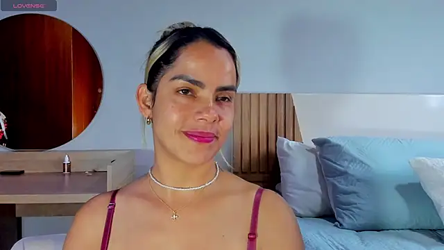 ClaraMariaMon online show from 9, 3, 2025