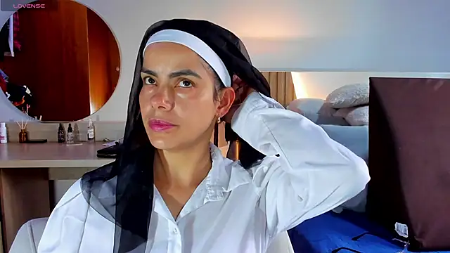 ClaraMariaMon online show from 17, 3, 2025