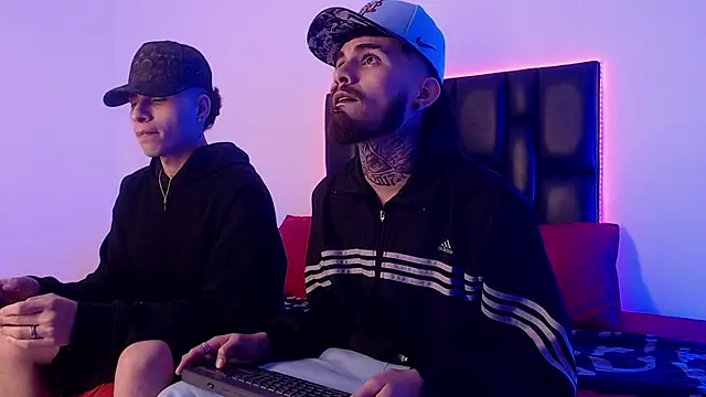 Snapshot of Brutal_Sex_Fucking chatting on 25, 2, 2025 Brutal Sex Fucking online show from 25, 2, 2025