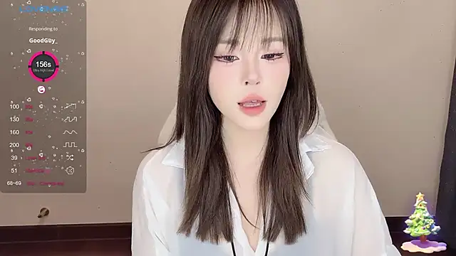 Snapshot of Mini-X chatting on 10, 1, 2025 Mini-X online show from 10, 1, 2025