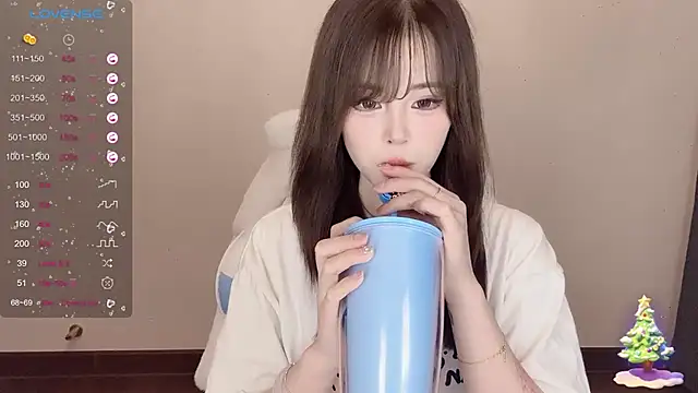 Snapshot of Mini-X chatting on 6, 2, 2025 Mini-X online show from 6, 2, 2025