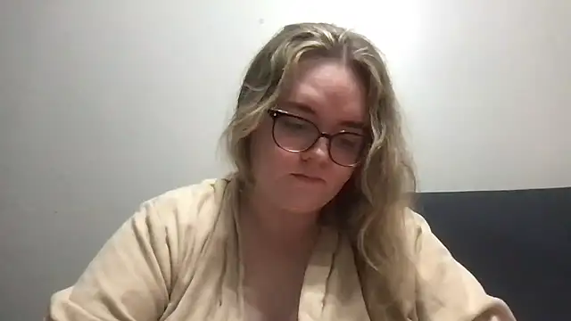 honeyyy24 online show from 17, 3, 2026