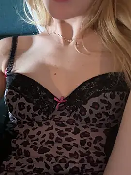 Lolitaxlola online show from 6, 1, 2025