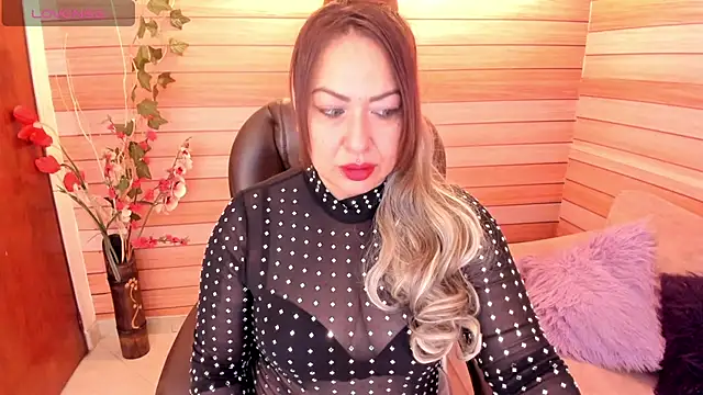 Snapshot of marien_thomson_ chatting on 16, 10, 2025 marien thomson online show from 16, 10, 2025