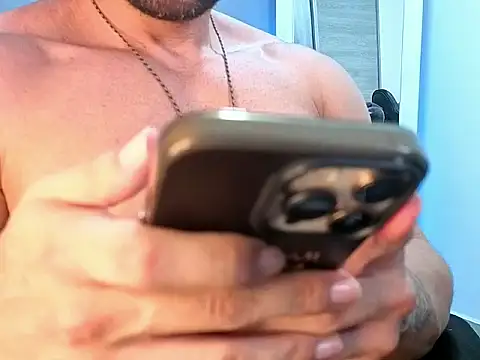 OwenMaximus814 online show from 25, 5, 2026