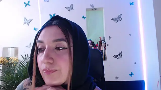 Snapshot of Lia-mitch chatting on 15, 10, 2025 Lia-mitch online show from 15, 10, 2025