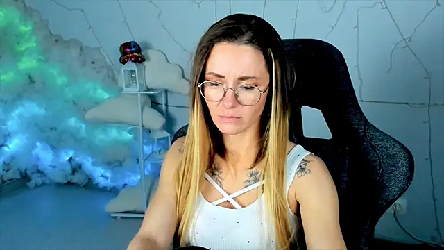 LadyIzabel online show from 23, 2, 2025