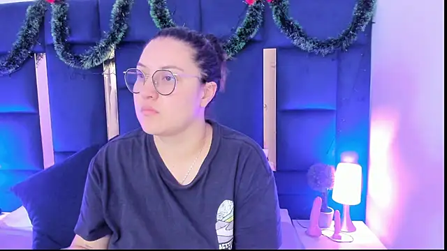 rebecaandpamela online show from 4, 1, 2025