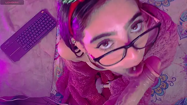 Arii vega  online show from 16, 12, 2024