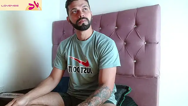 Snapshot of max_ashley_mds chatting on 8, 4, 2026 max ashley mds online show from 8, 4, 2026