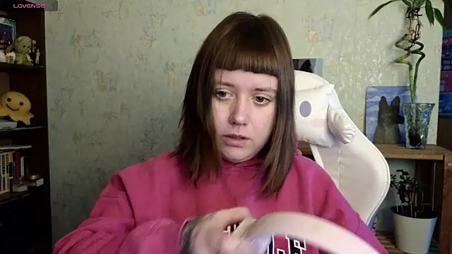 June shy0 online show from 26, 1, 2025