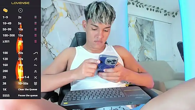 Snapshot of ryan_carter08 chatting on 6, 4, 2026 ryan carter08 online show from 6, 4, 2026