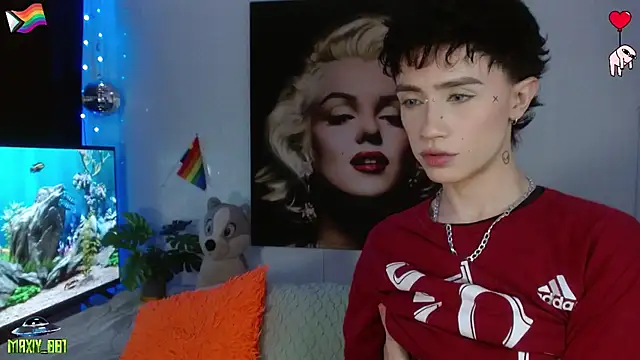Snapshot of maxiy_001 chatting on 23, 6, 2026 maxiy 001 online show from 23, 6, 2026