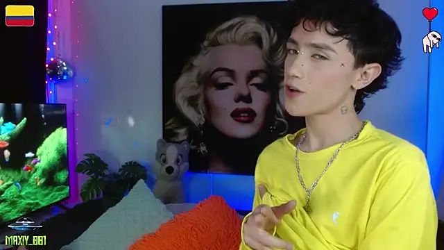 Snapshot of maxiy_001 chatting on 25, 7, 2026 maxiy 001 online show from 25, 7, 2026