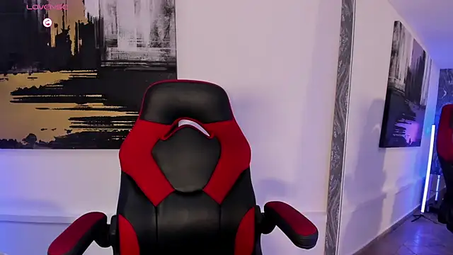 Snapshot of AriRobert_ chatting on 28, 10, 2025 AriRobert online show from 28, 10, 2025