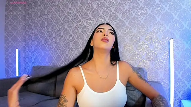 Snapshot of AriRobert_ chatting on 8, 11, 2025 AriRobert online show from 8, 11, 2025