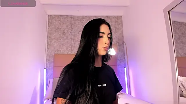 Snapshot of AriRobert_ chatting on 28, 11, 2025 AriRobert online show from 28, 11, 2025