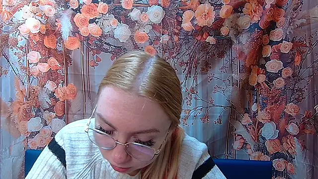 BeatriceFly online show from 6, 11, 2025