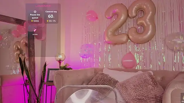 Snapshot of DahianaWalcott chatting on 21, 10, 2025 DahianaWalcott online show from 21, 10, 2025