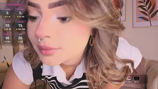 Snapshot of DahianaWalcott chatting on 27, 11, 2025 DahianaWalcott online show from 27, 11, 2025