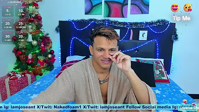 Snapshot of toyboys1 chatting on 27, 12, 2024 toyboys1 online show from 27, 12, 2024