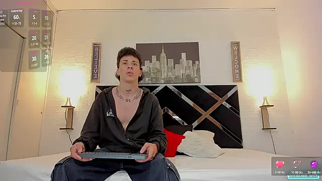 Snapshot of toyboys1 chatting on 10, 9, 2025 toyboys1 online show from 10, 9, 2025