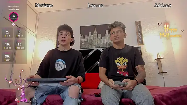 Snapshot of toyboys1 chatting on 18, 10, 2025 toyboys1 online show from 18, 10, 2025