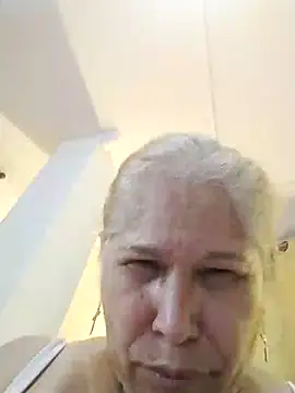 girl amada online show from 30, 10, 2025