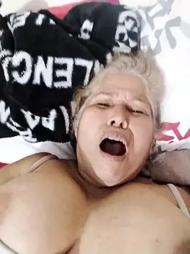 girl amada online show from 8, 11, 2025