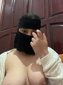 Snapshot of Miss-Soka chatting on 10, 12, 2024 Miss-Soka online show from 10, 12, 2024