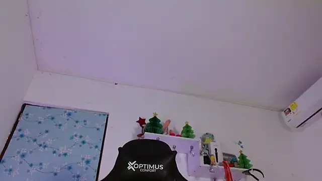 Snapshot of miss_valery2 chatting on 10, 3, 2025 miss valery2 online show from 10, 3, 2025