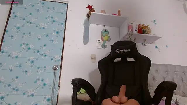 Snapshot of miss_valery2 chatting on 9, 9, 2025 miss valery2 online show from 9, 9, 2025