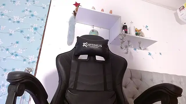 Snapshot of miss_valery2 chatting on 14, 9, 2025 miss valery2 online show from 14, 9, 2025